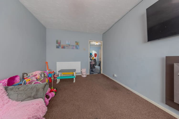 property photo 3 of 28