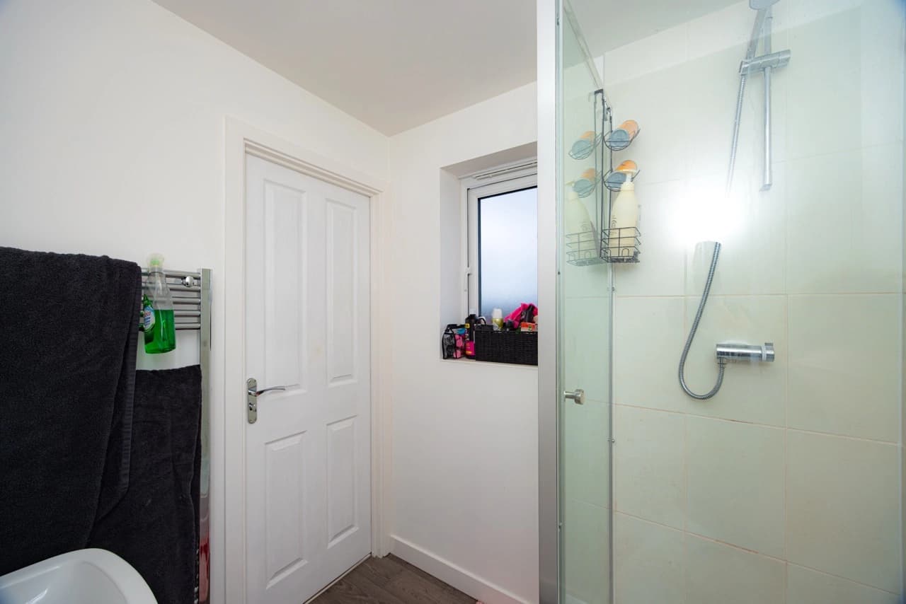 property photo 9 of 20