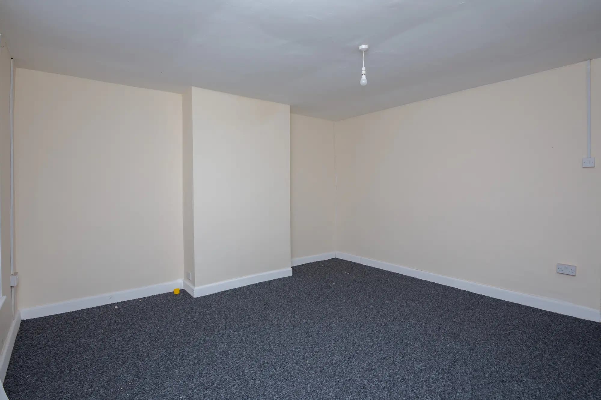 property photo 11 of 24