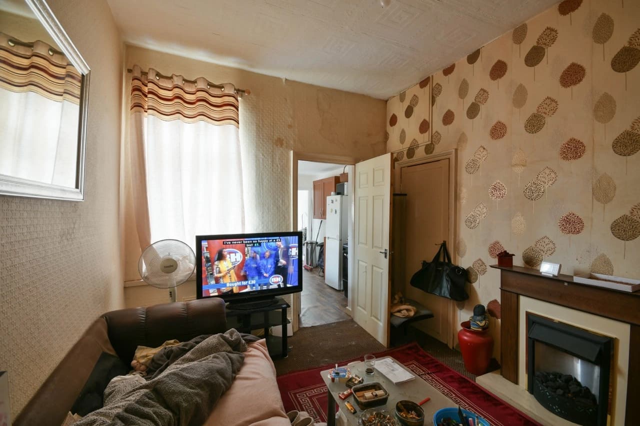 property photo 4 of 30