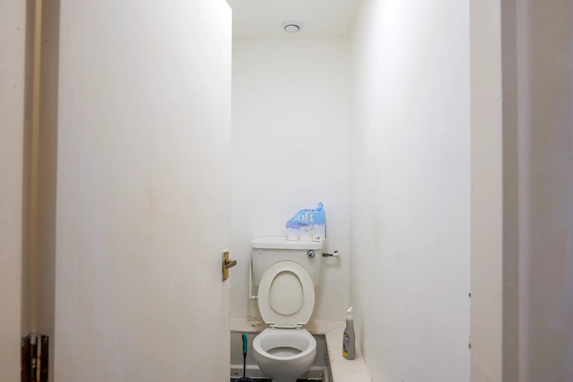 property photo 4 of 15