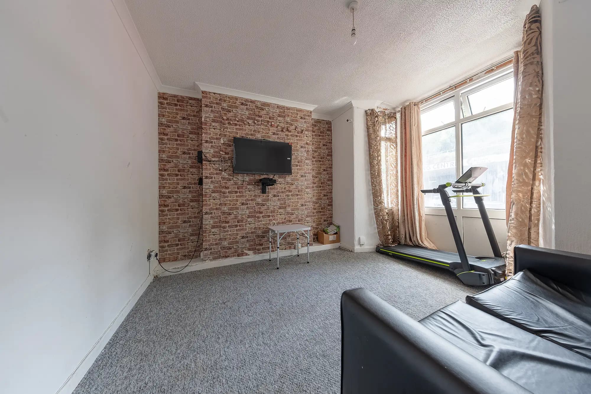 property photo 4 of 29