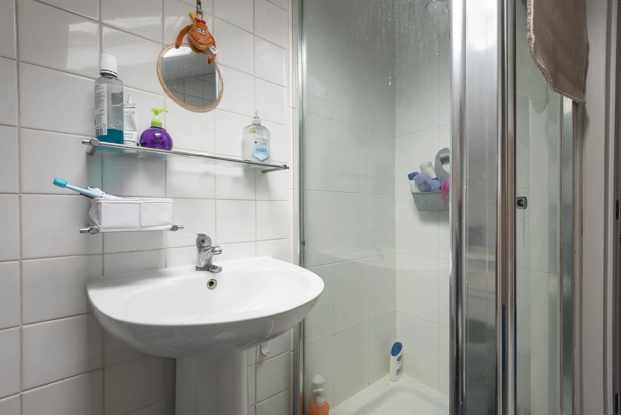 property photo 13 of 30