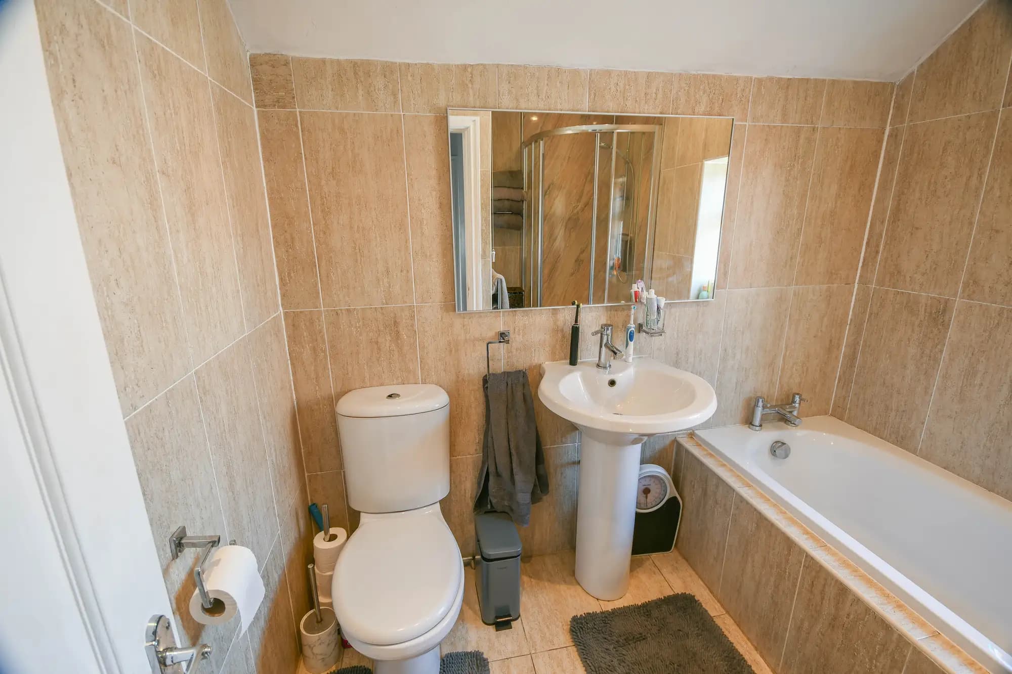 property photo 11 of 22