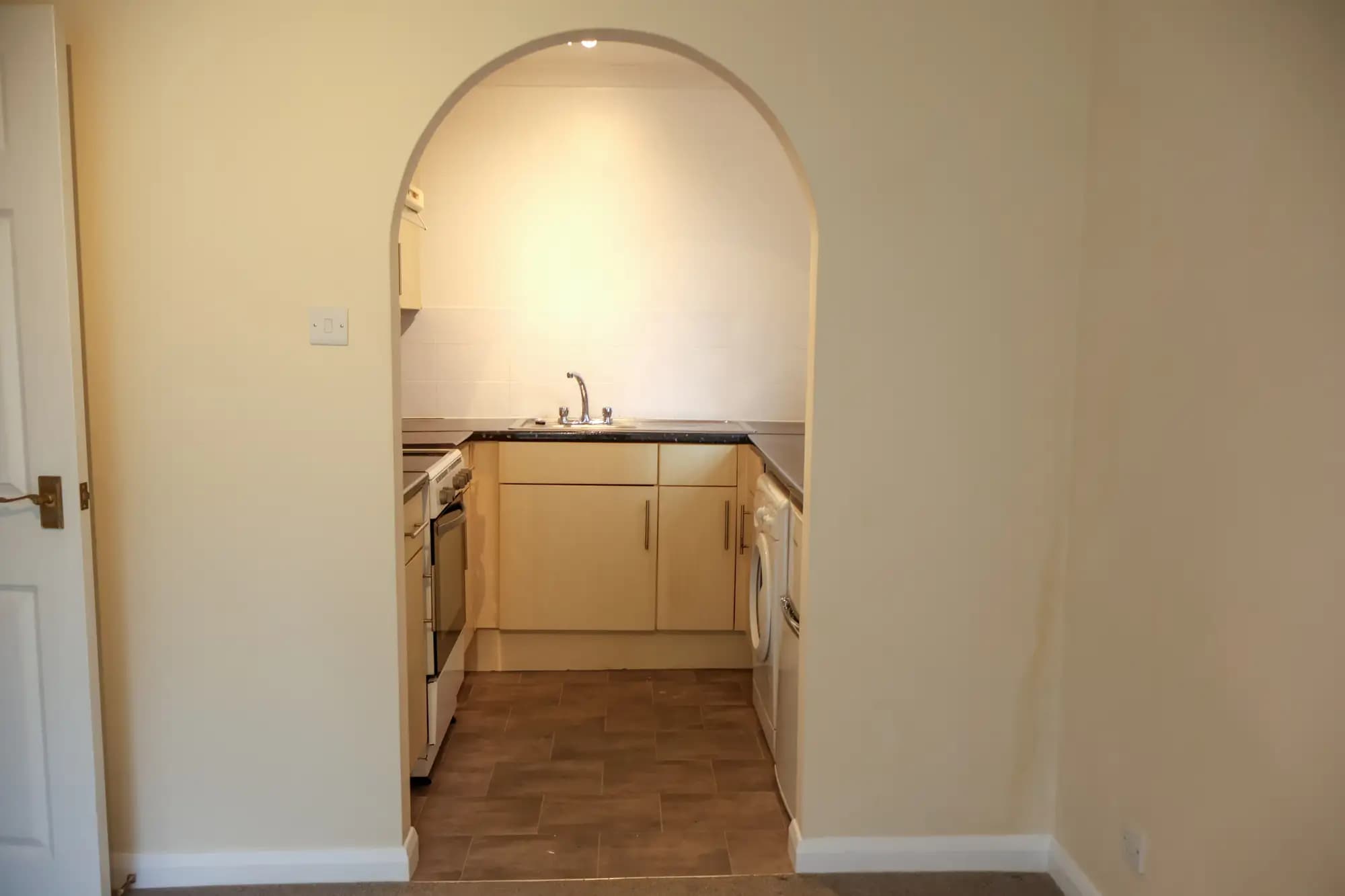 property photo 4 of 22