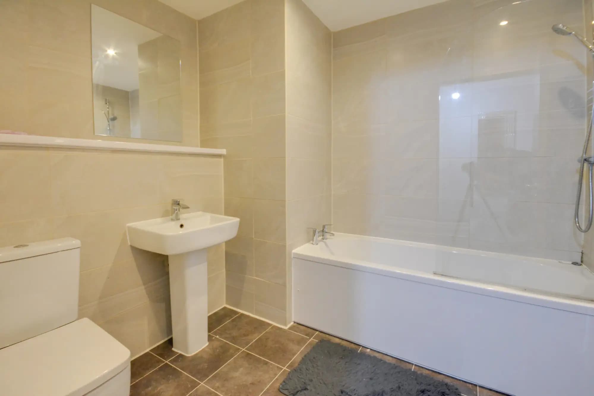 property photo 6 of 12