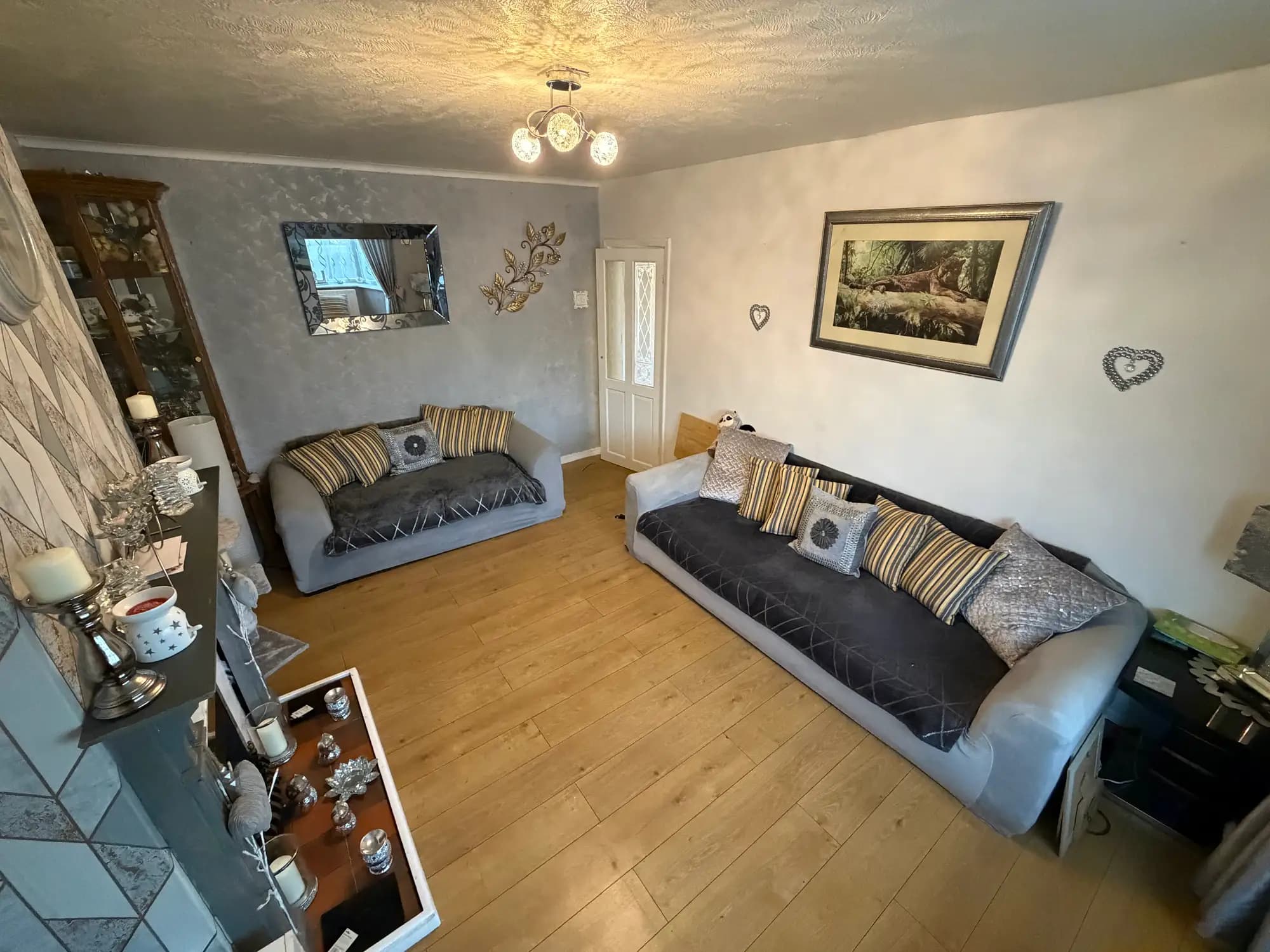 property photo 4 of 19