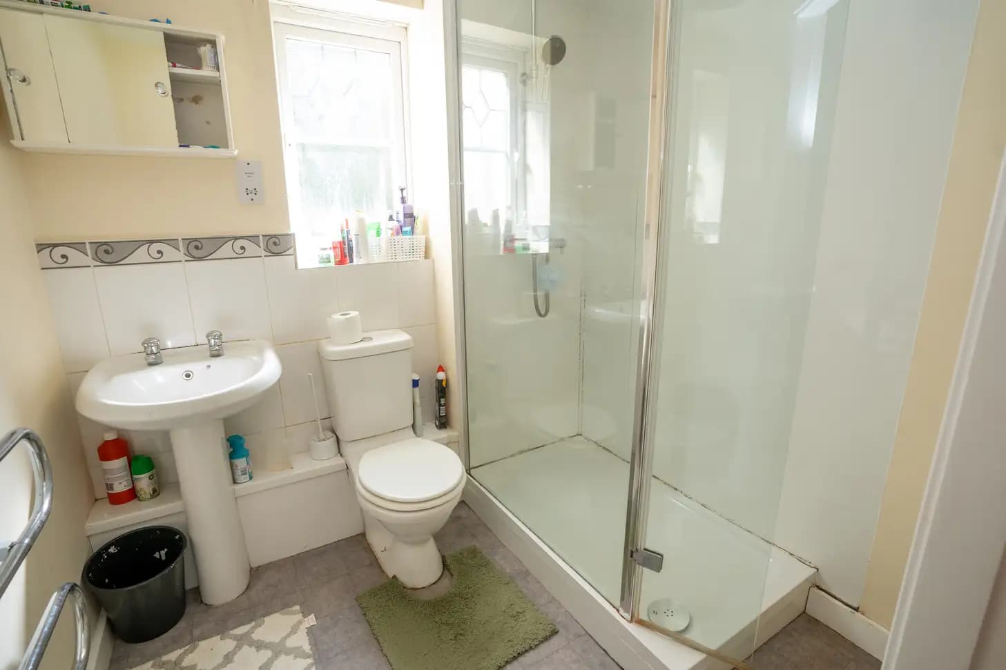 property photo 8 of 18