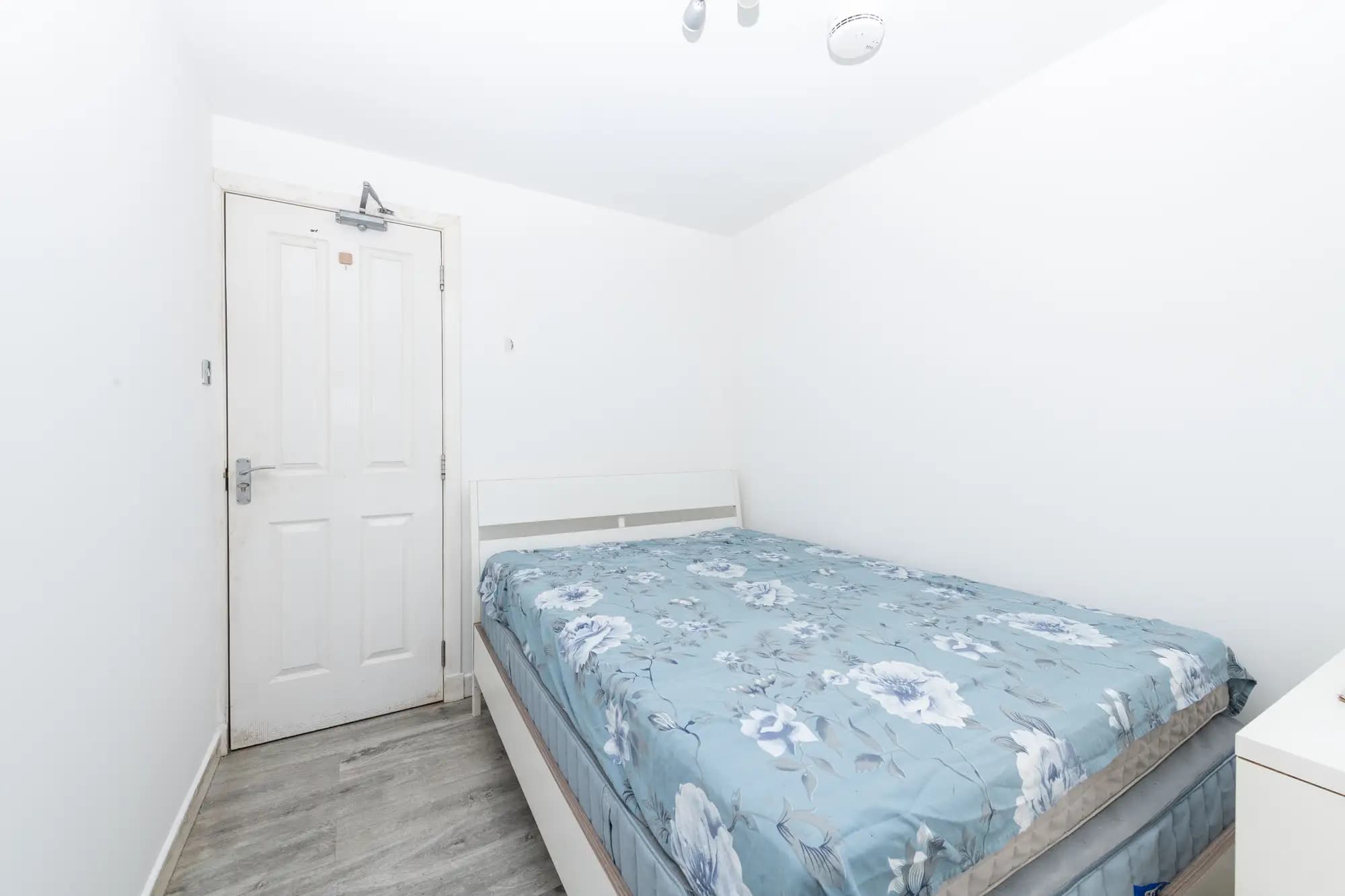 property photo 18 of 44