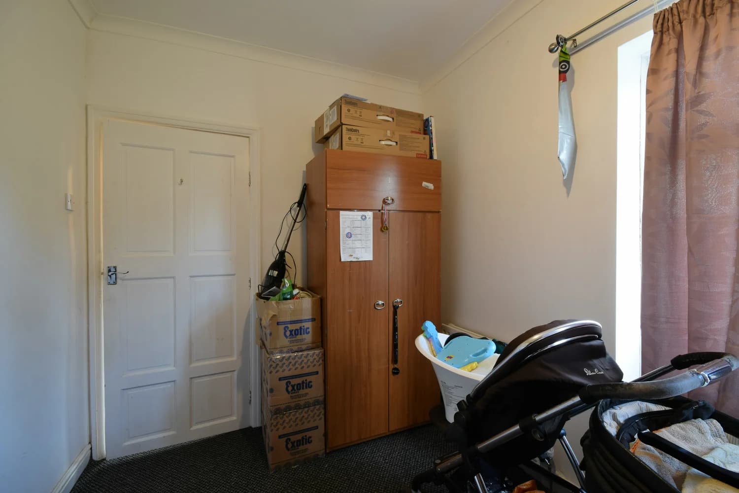 property photo 10 of 17