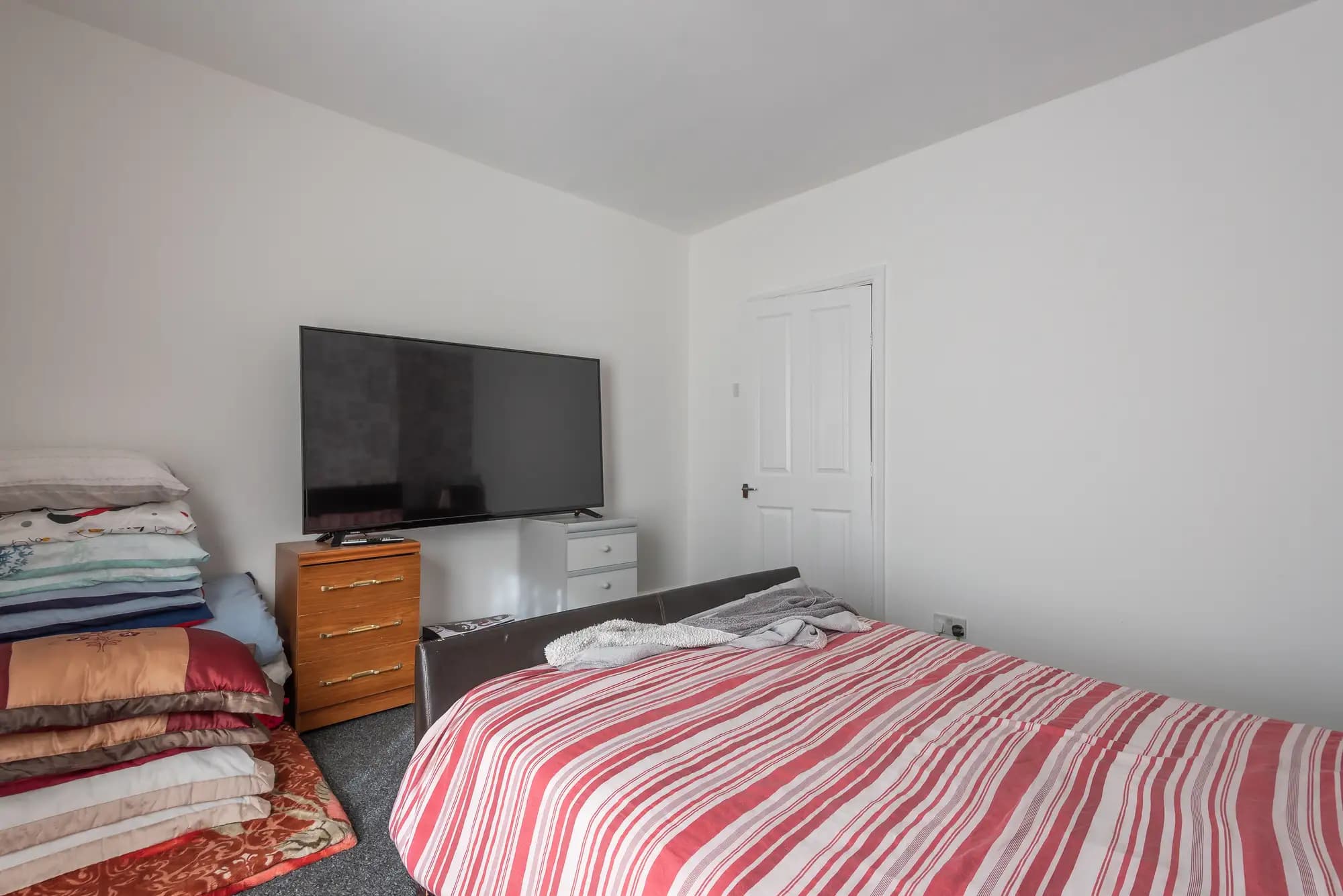 property photo 14 of 25