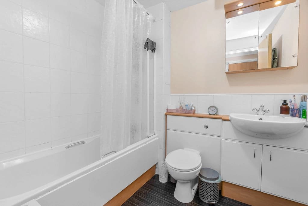 property photo 10 of 16