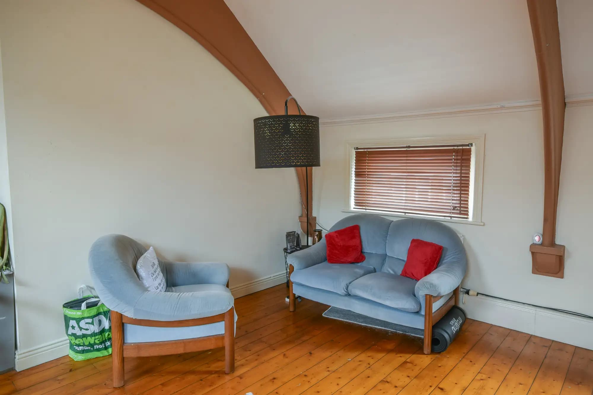 property photo 4 of 15