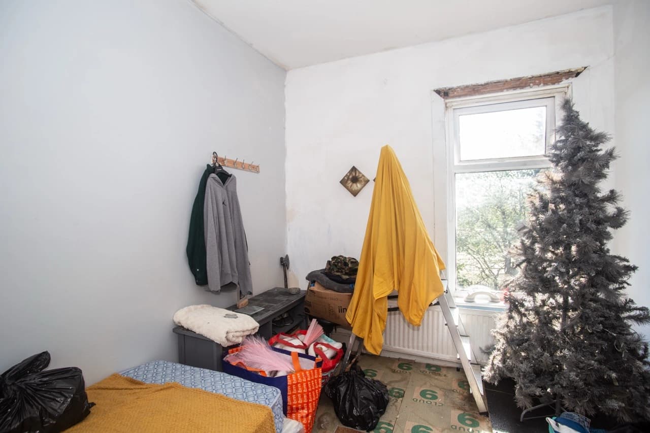 property photo 11 of 18