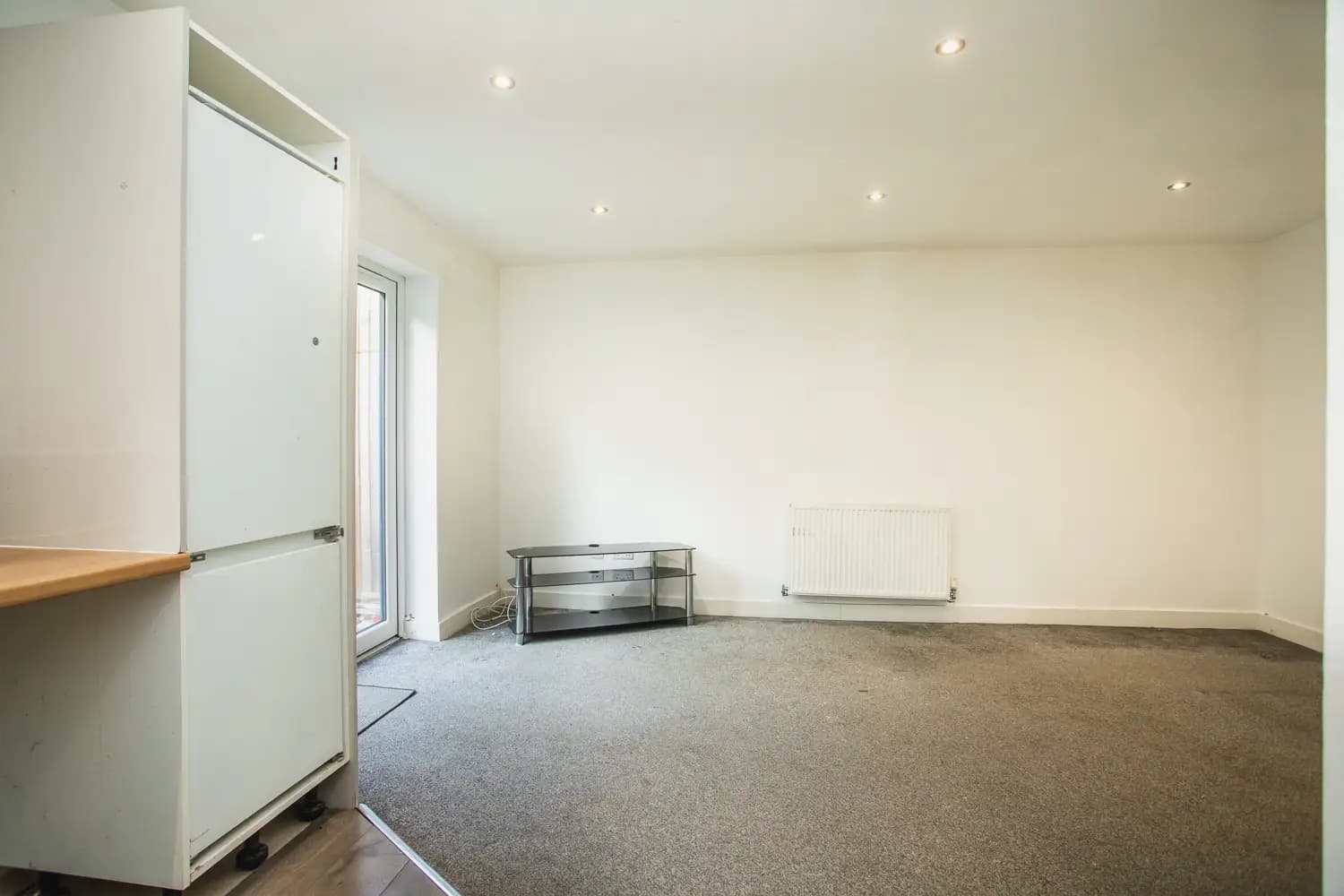 property photo 4 of 14