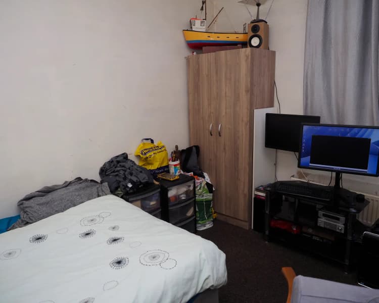 property photo 13 of 19
