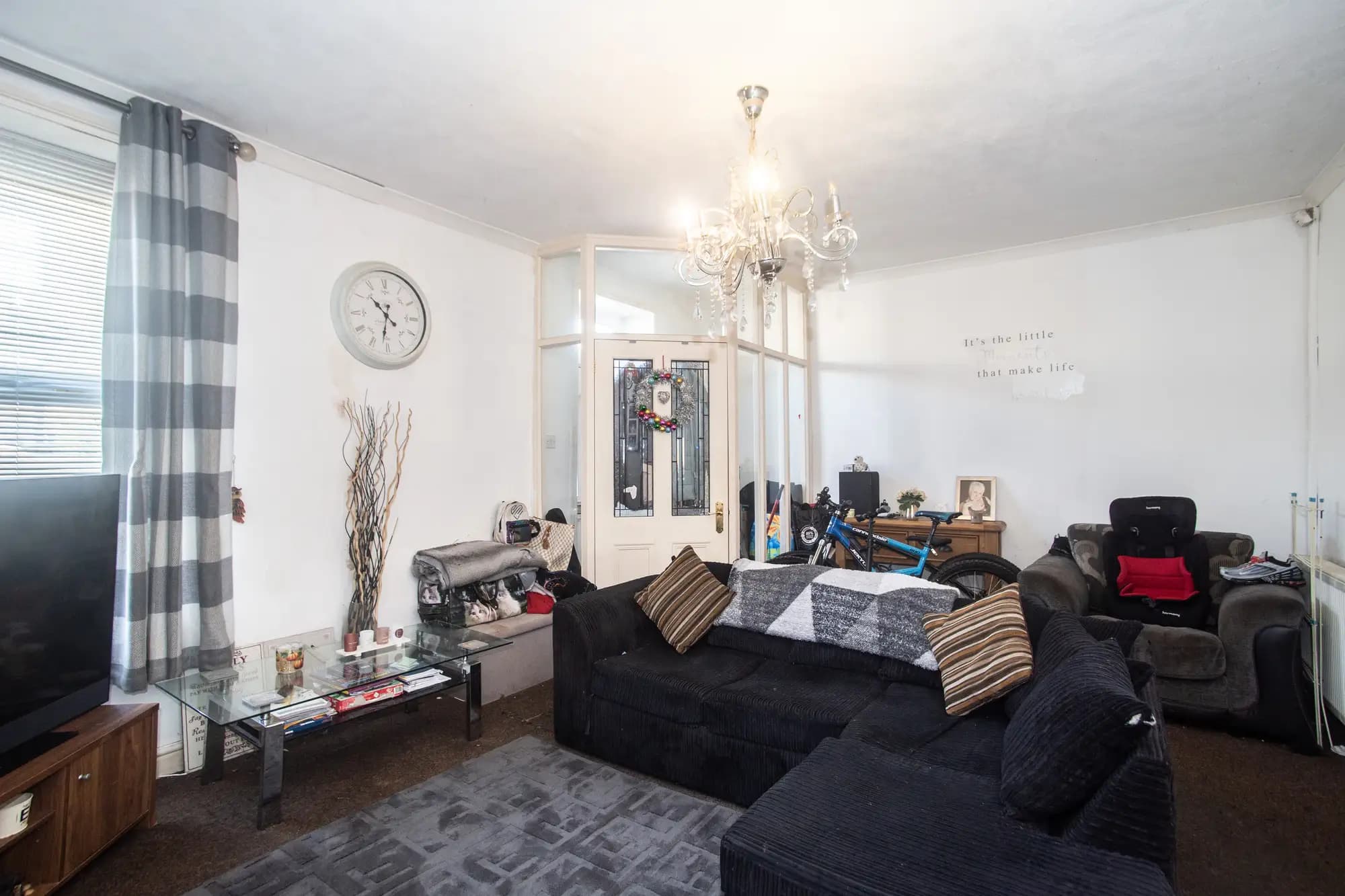 property photo 4 of 16