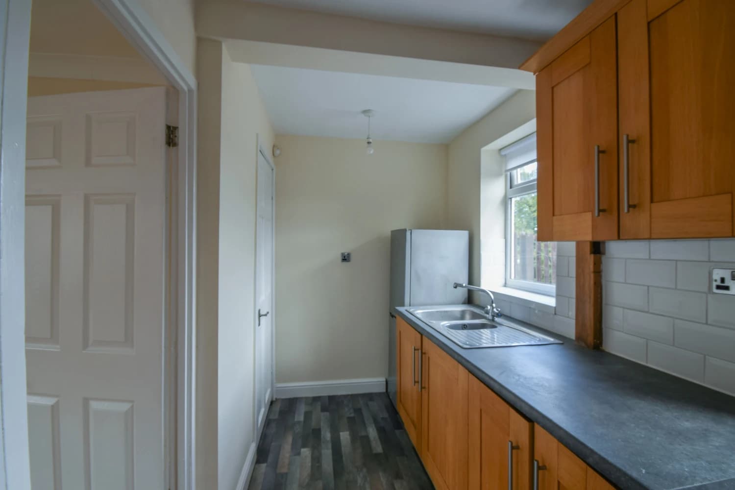 property photo 5 of 16