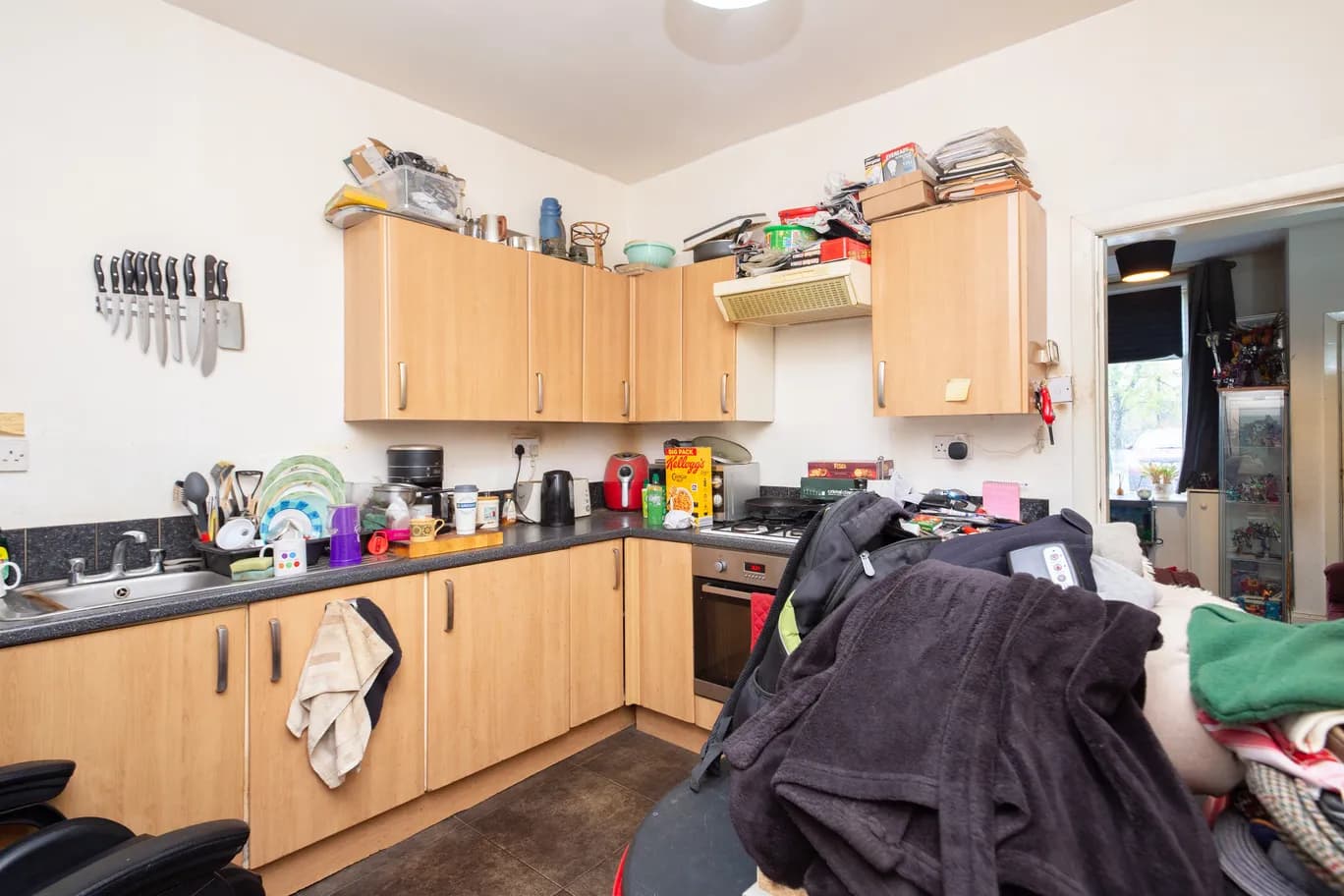 property photo 6 of 15