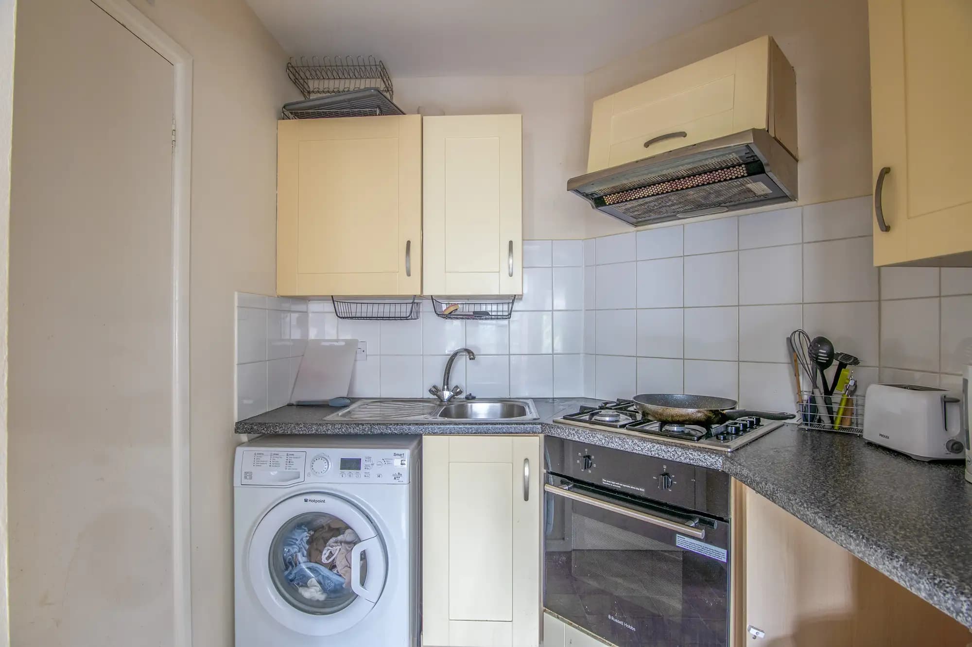 property photo 6 of 15