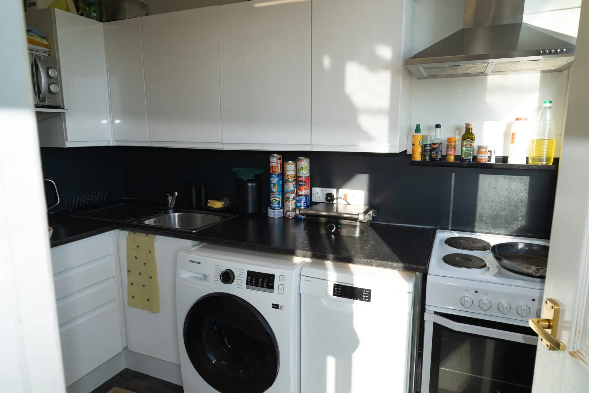 property photo 5 of 21