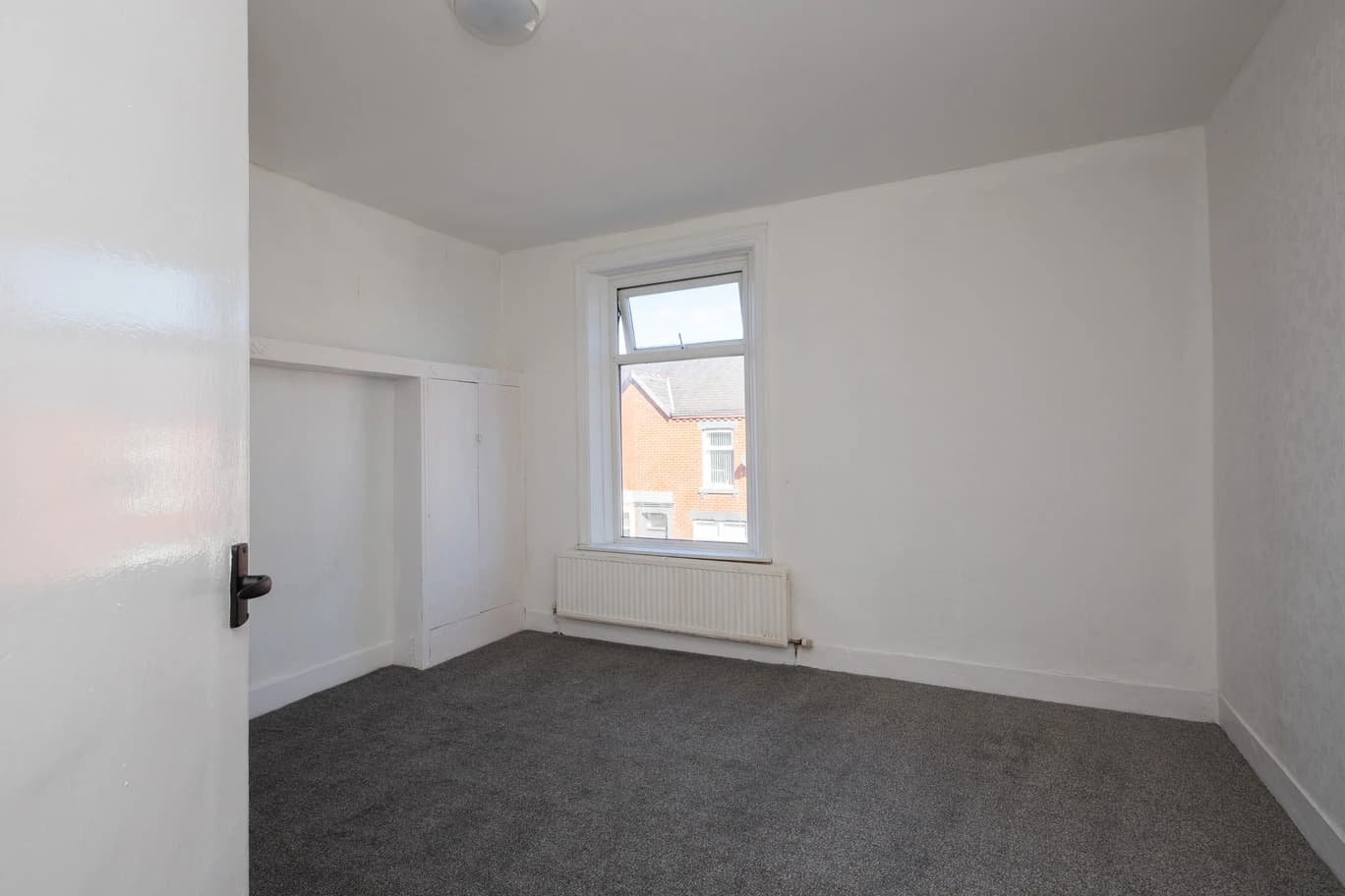 property photo 9 of 13