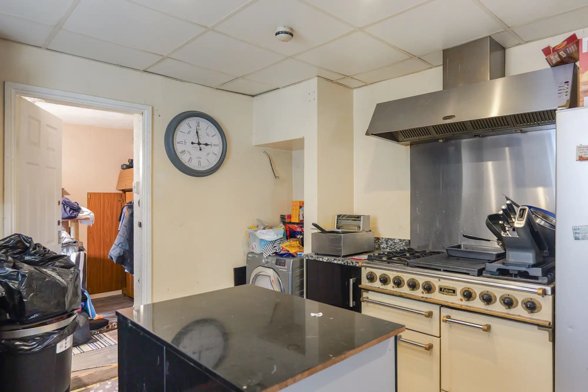 property photo 6 of 17