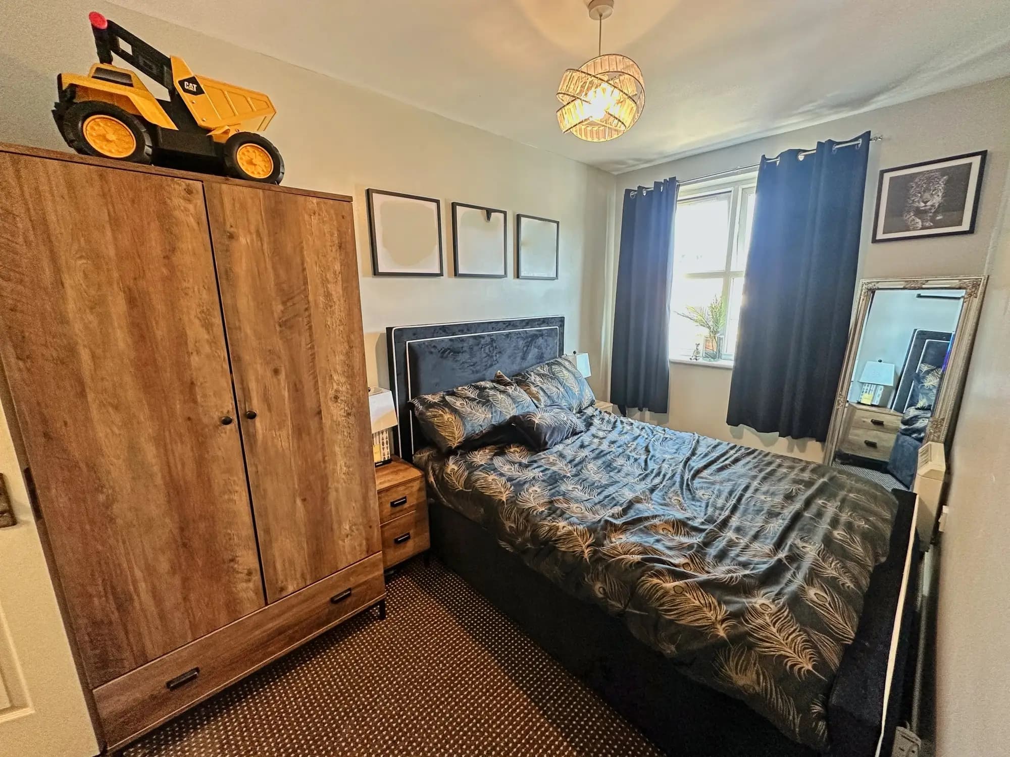 property photo 9 of 16