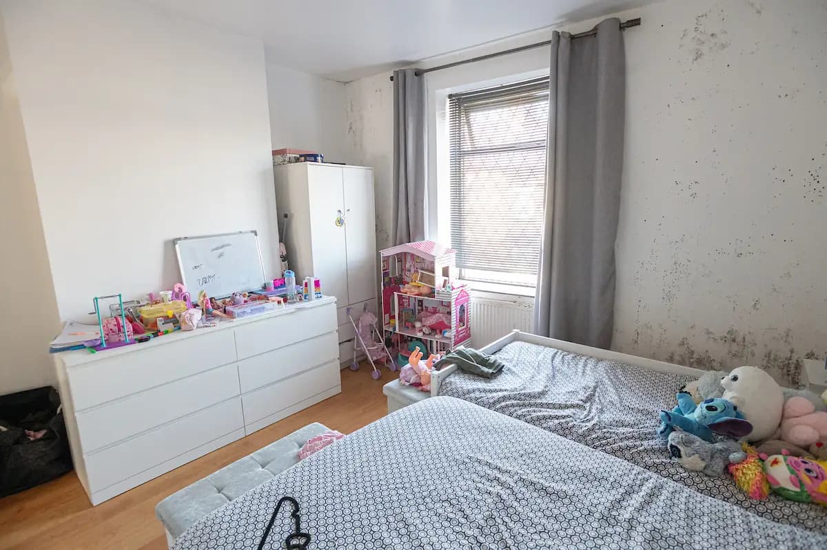 property photo 11 of 27