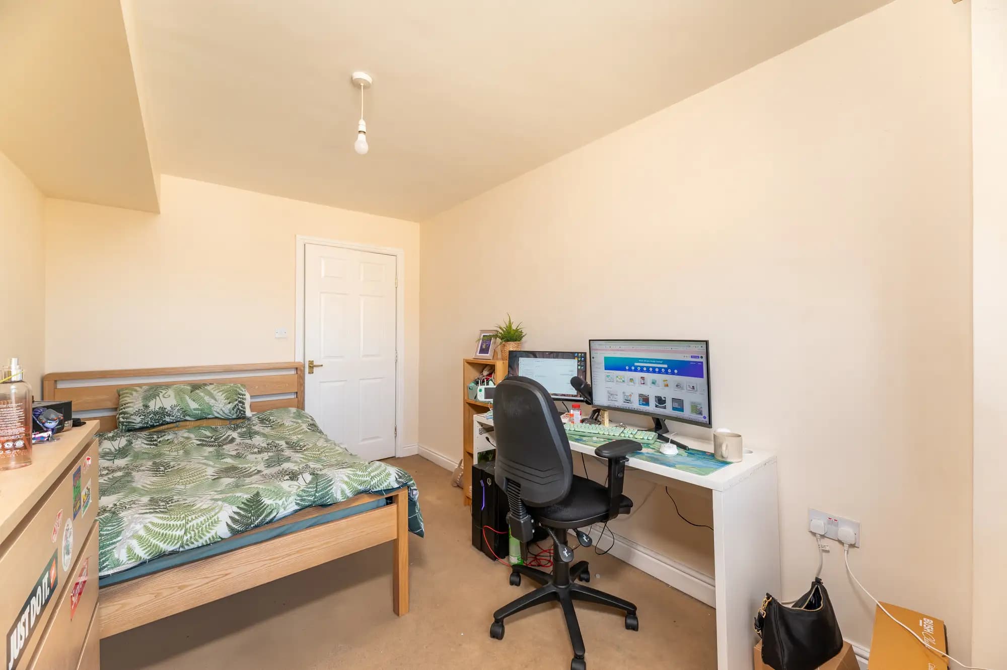 property photo 19 of 28