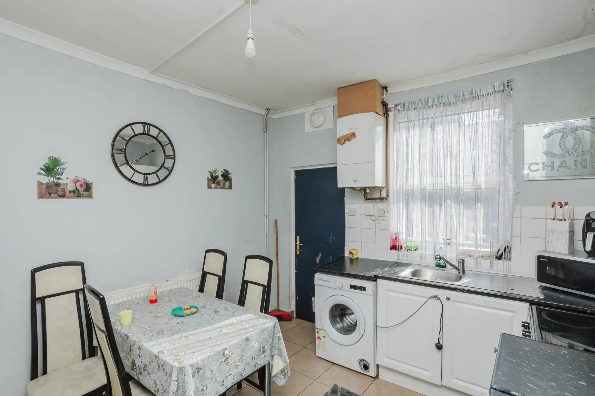 property photo 7 of 20