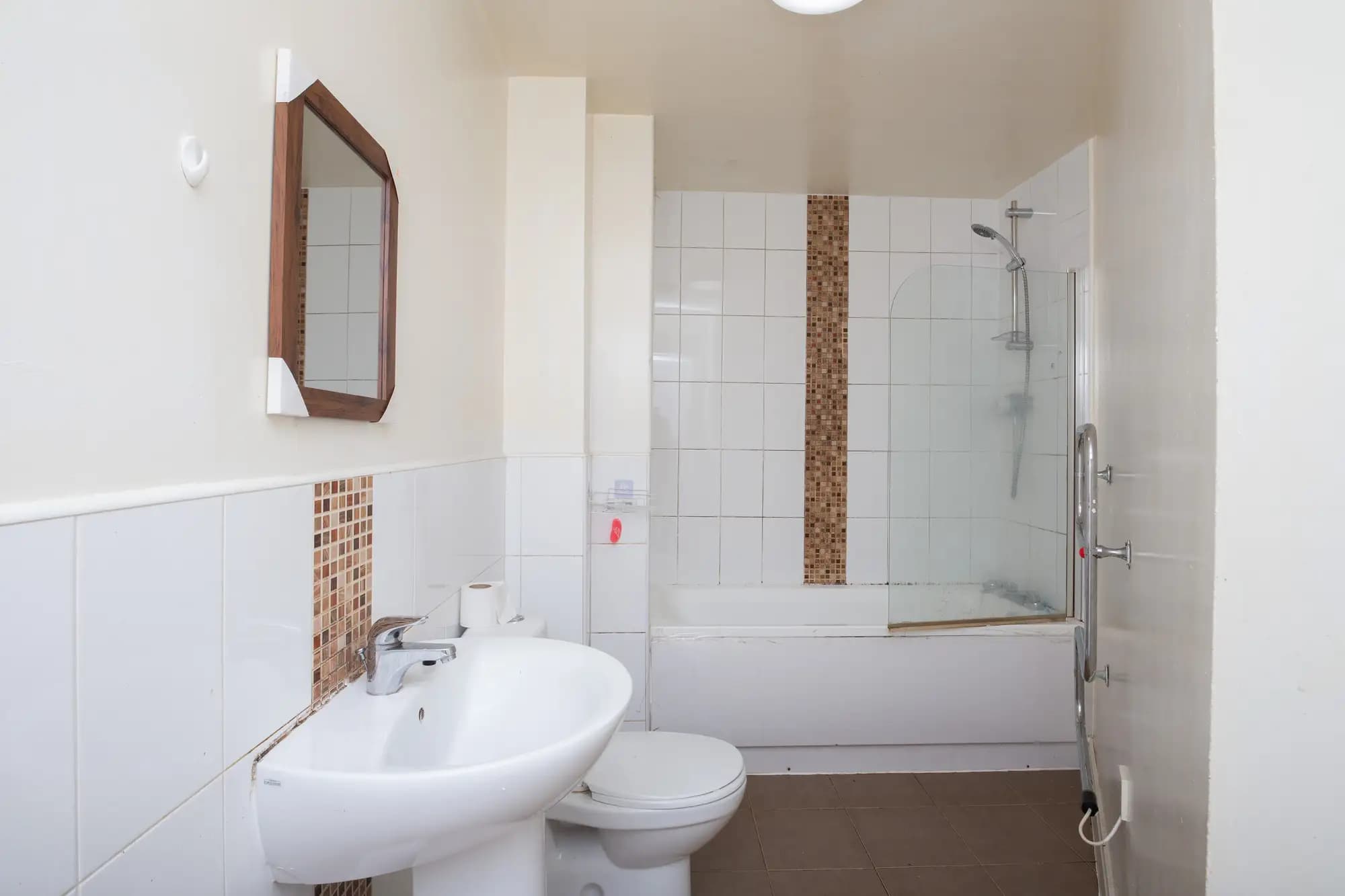property photo 6 of 13