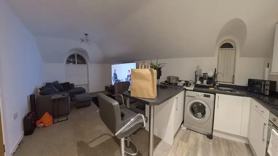 property photo 6 of 26