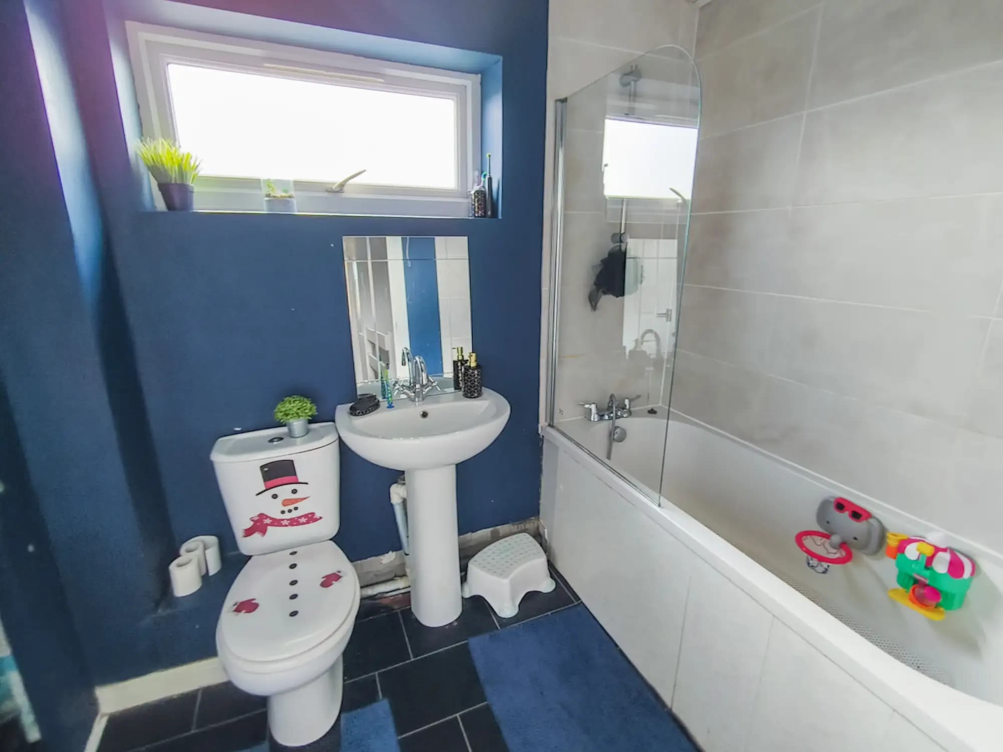 property photo 10 of 17