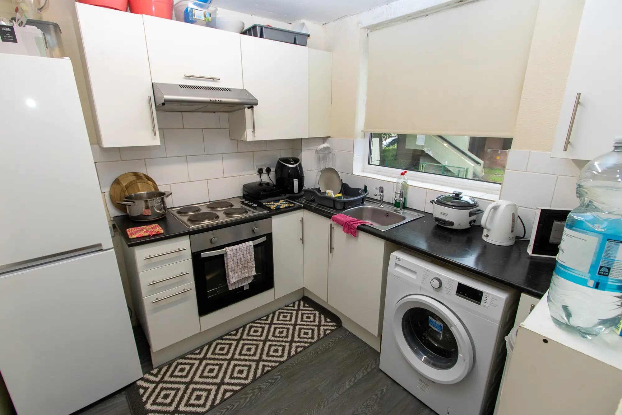 property photo 5 of 18