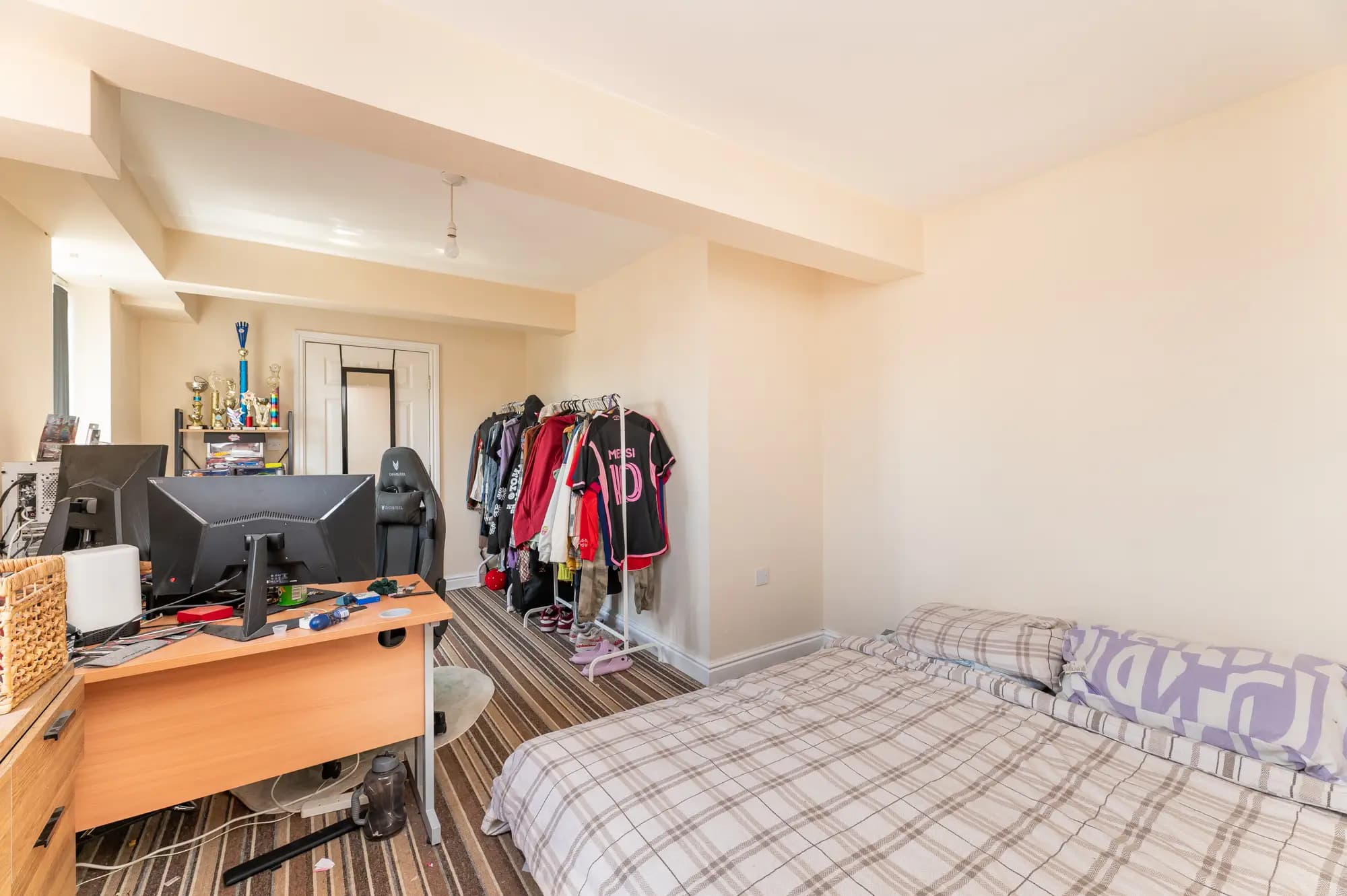 property photo 15 of 28