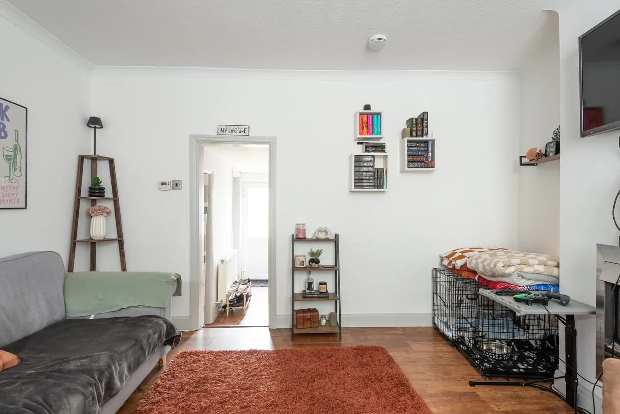 property photo 6 of 30