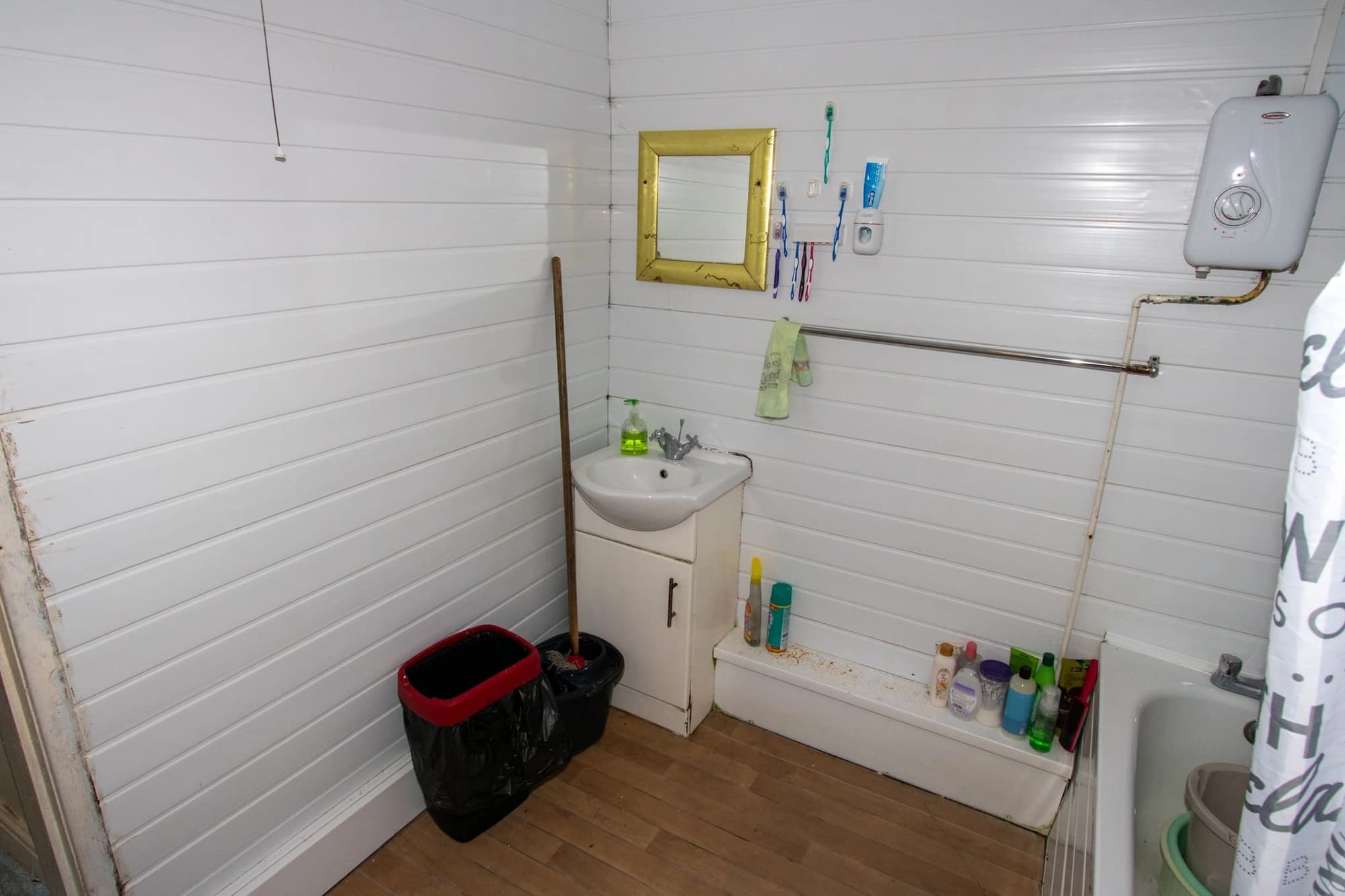 property photo 9 of 19