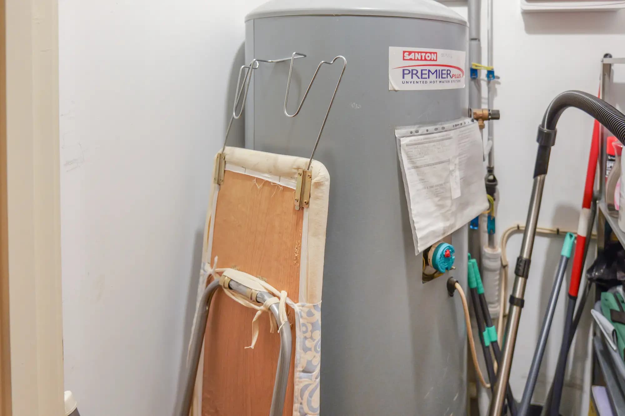 property photo 10 of 17