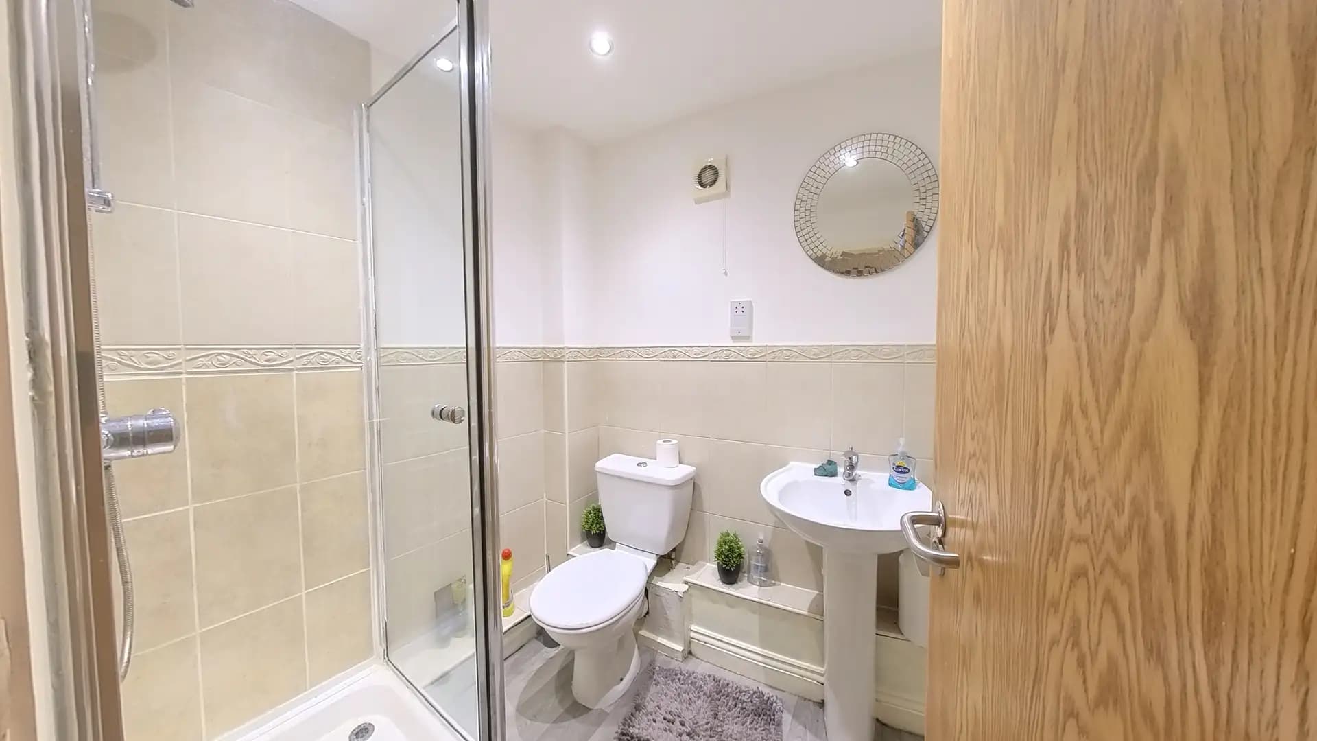 property photo 10 of 24
