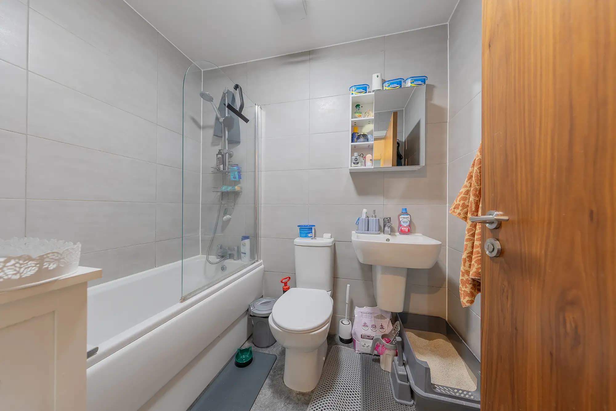 property photo 8 of 16