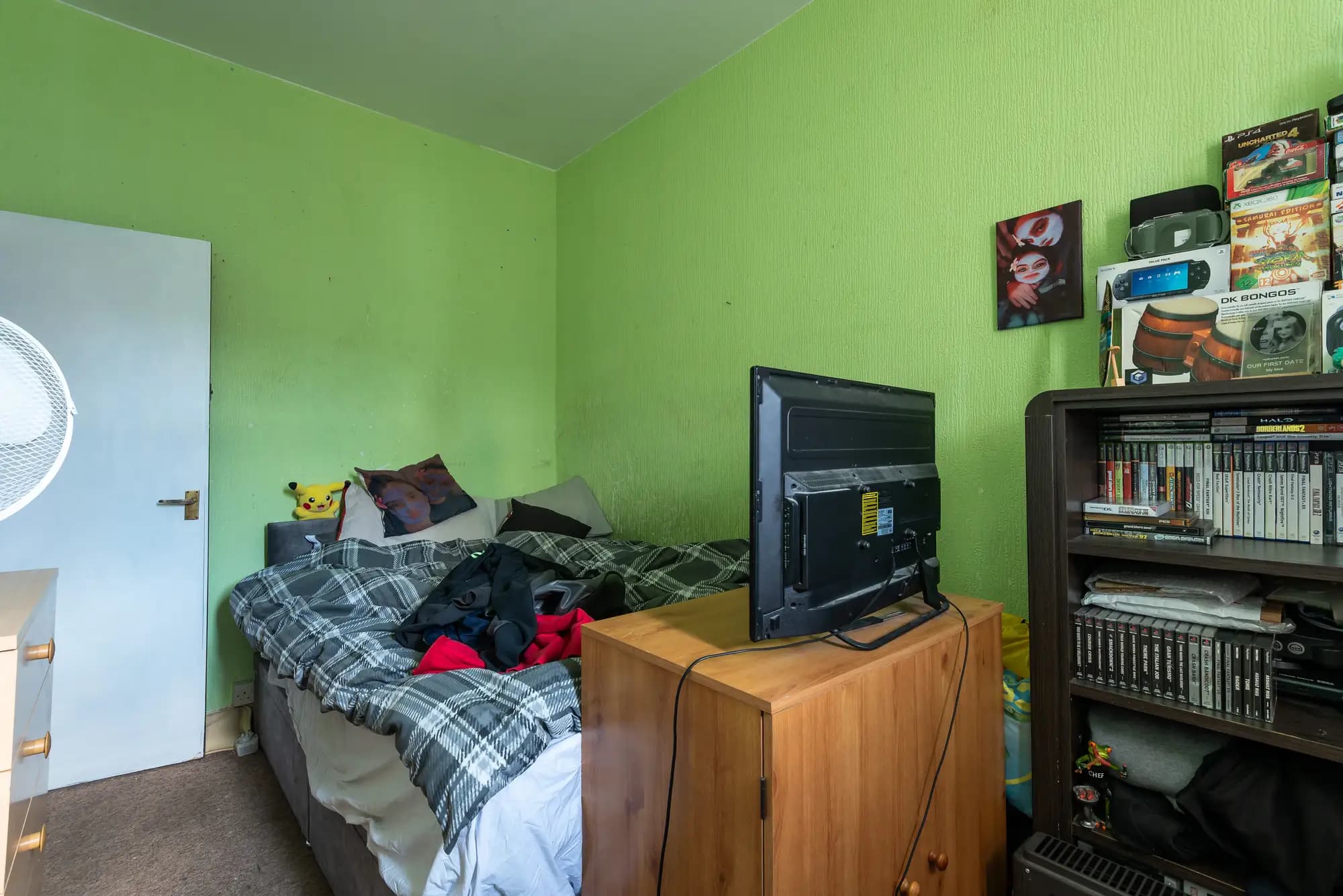 property photo 11 of 17