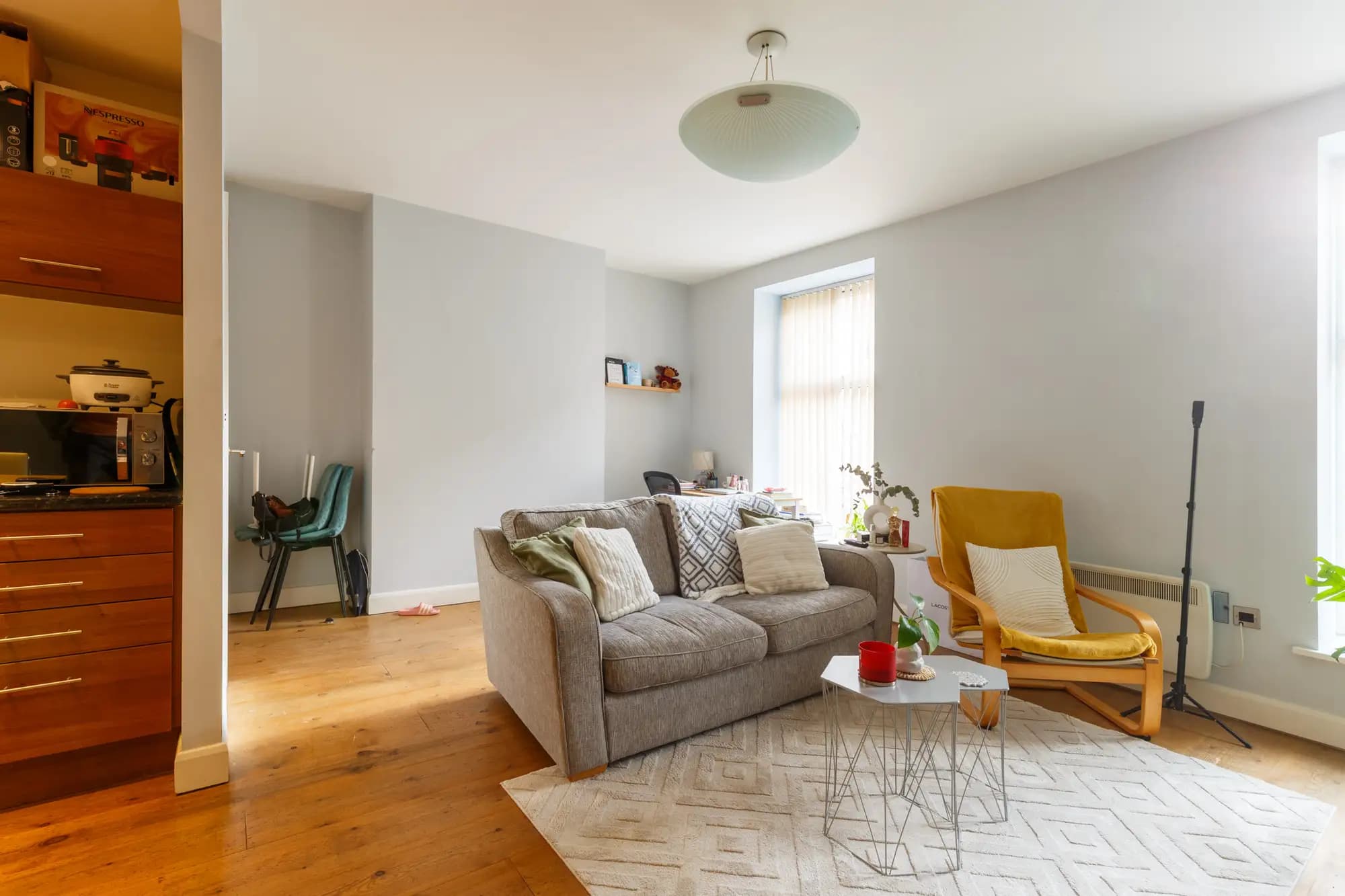 property photo 4 of 11