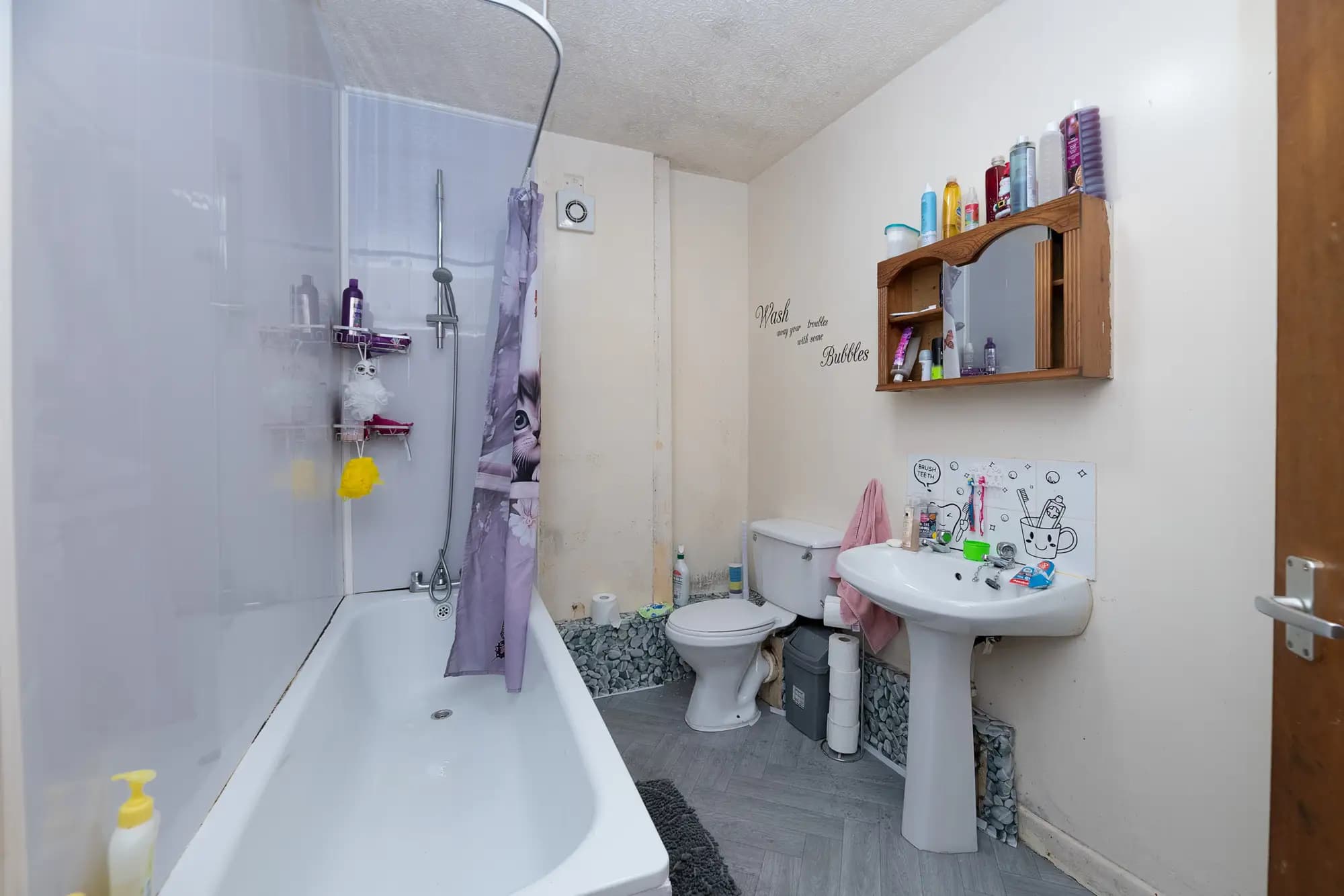 property photo 16 of 29