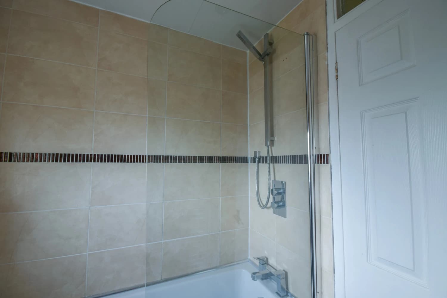property photo 7 of 16