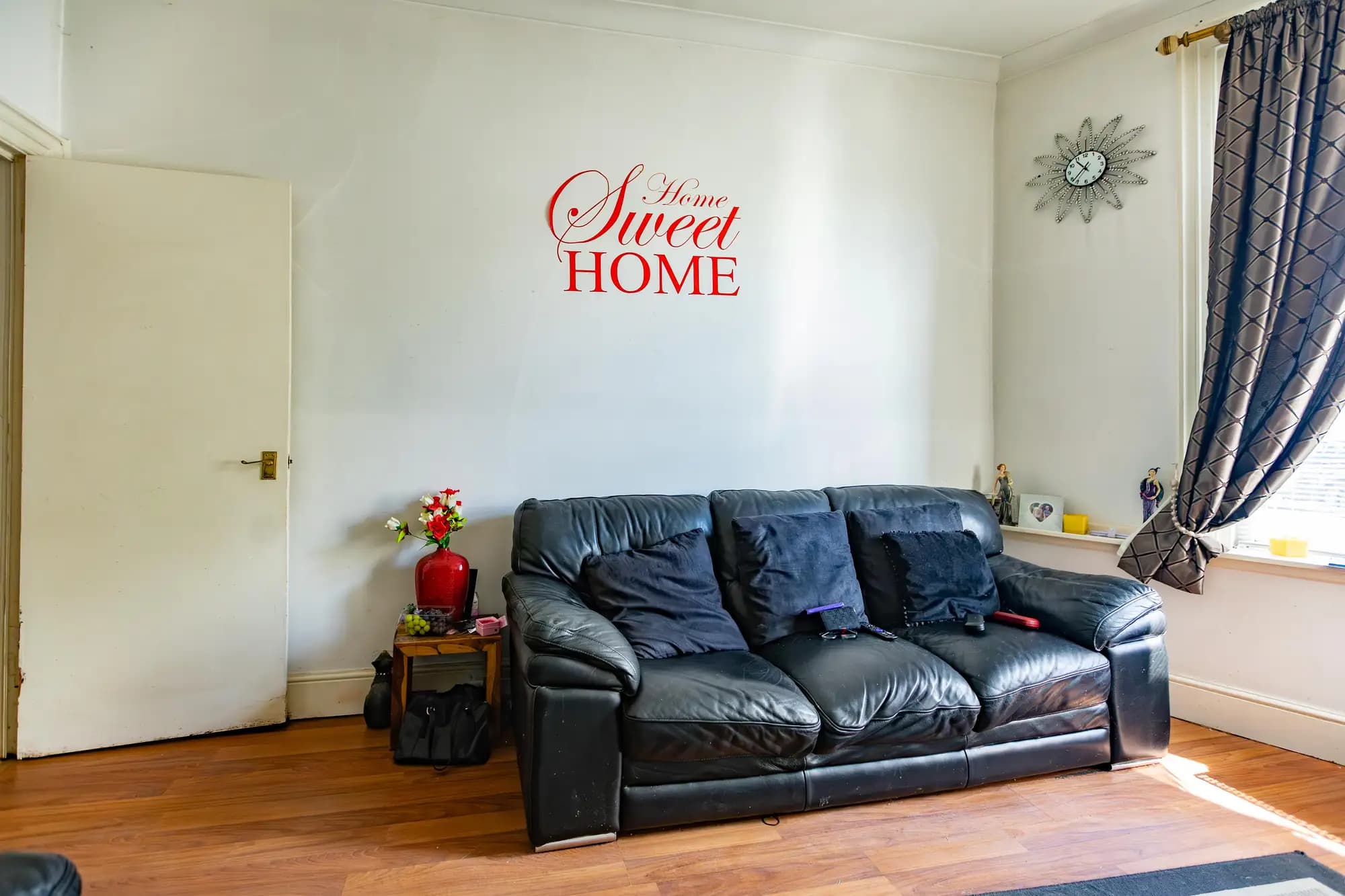 property photo 6 of 18