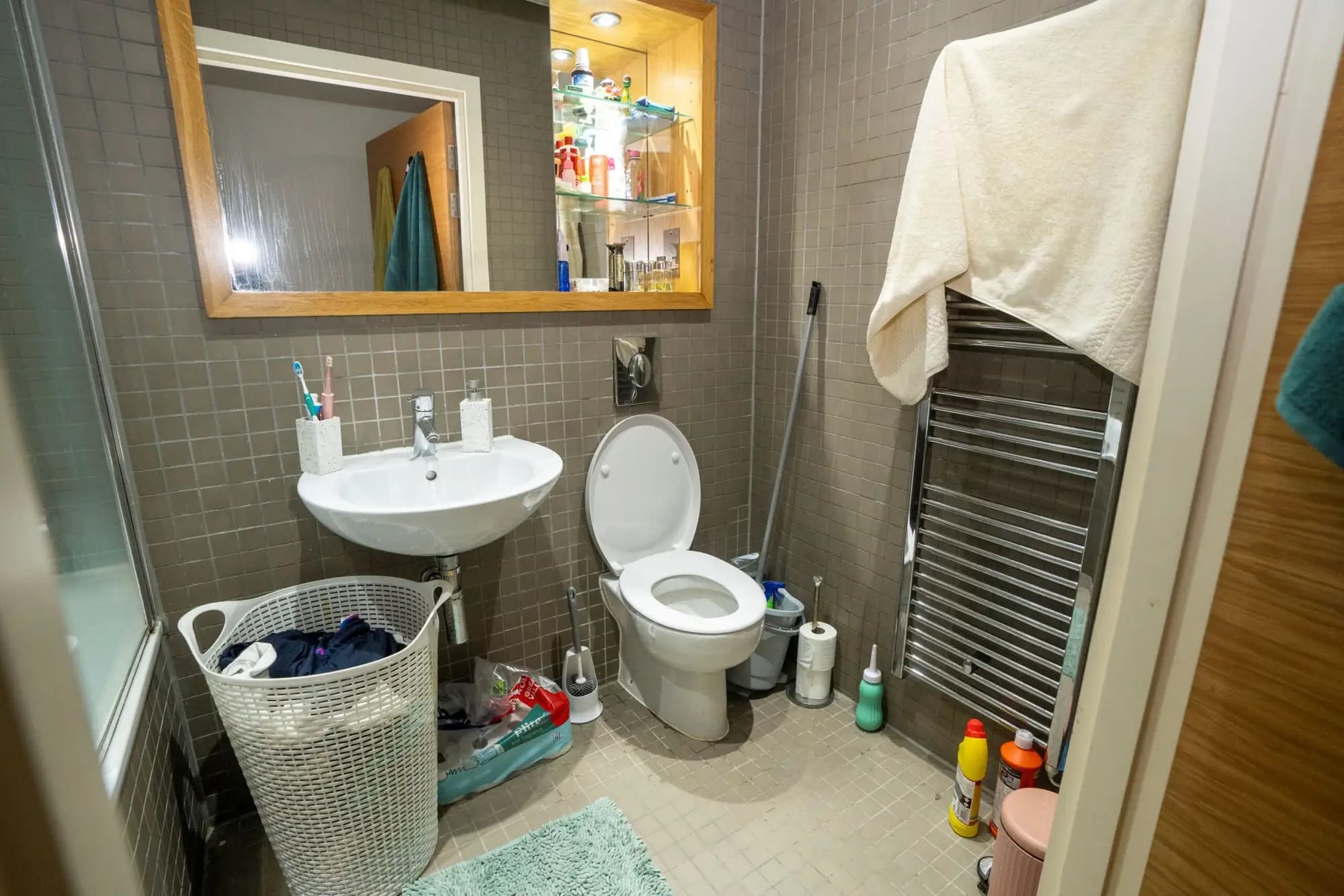 property photo 8 of 14