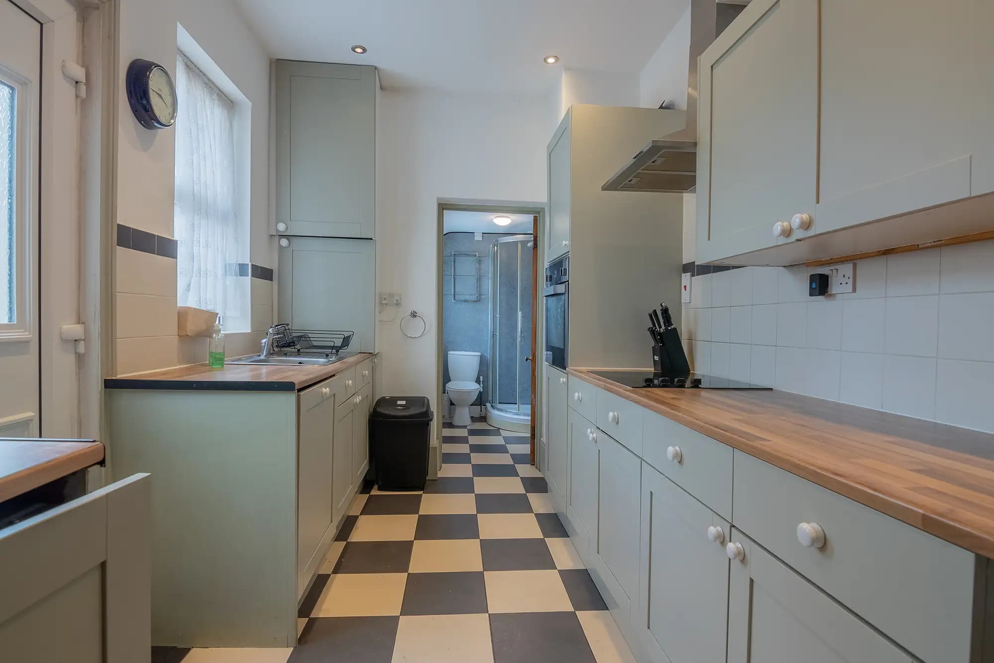 property photo 5 of 40