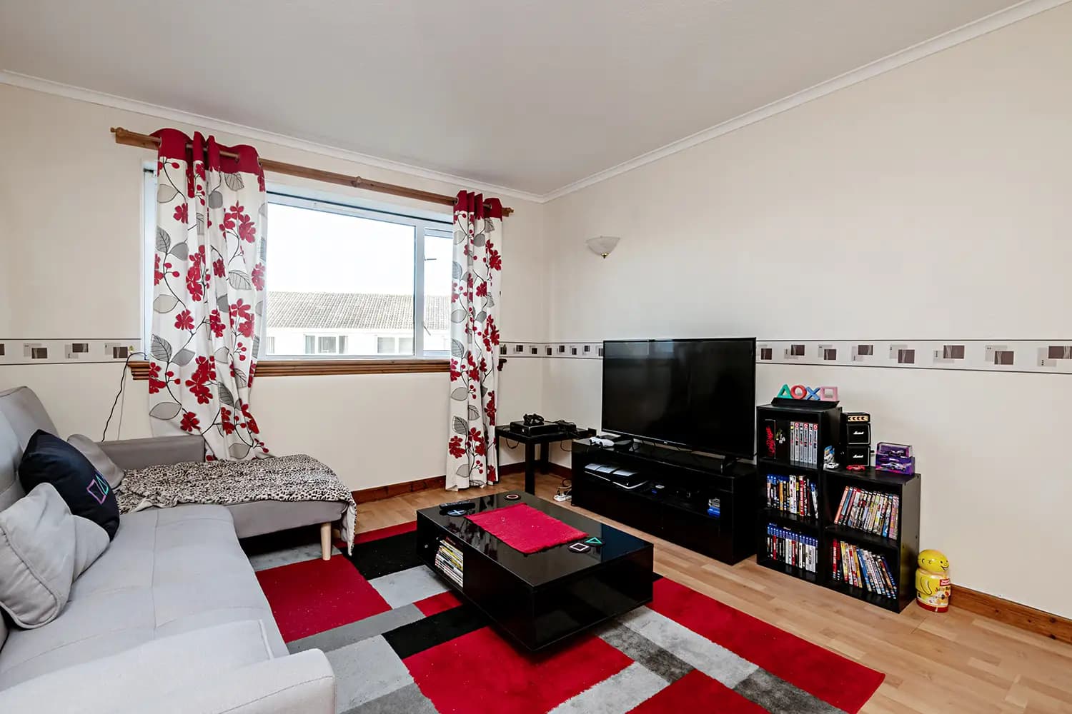 property photo 5 of 19