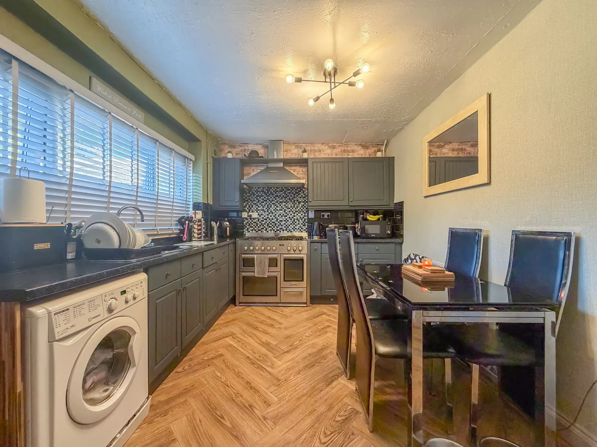 property photo 4 of 16